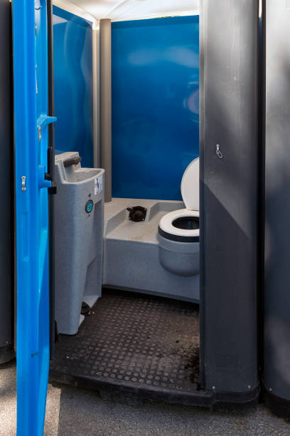 Best Portable toilet rental cost  in Greilickville, MI